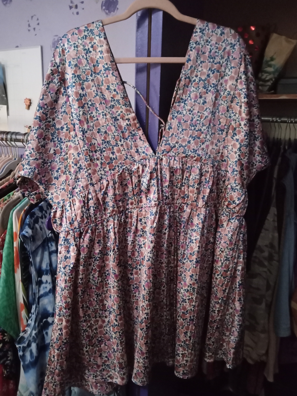 En Creme Floral V-Neck Smocked Waist Tunic Top